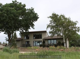 873 Road K, Red Cloud, NE 68970