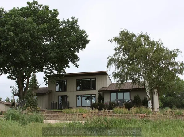 873 Road K, Red Cloud, NE 68970