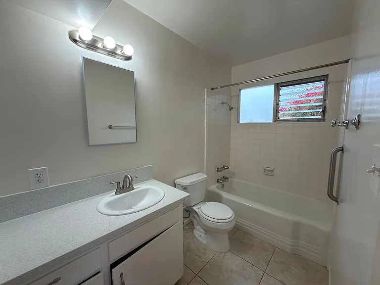 304 E Almond Ave — Photo 13