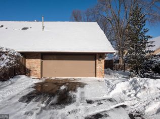17820 Comstock Rd, Wayzata, MN 55391