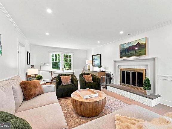5th image of 417 Heatherwood Ln