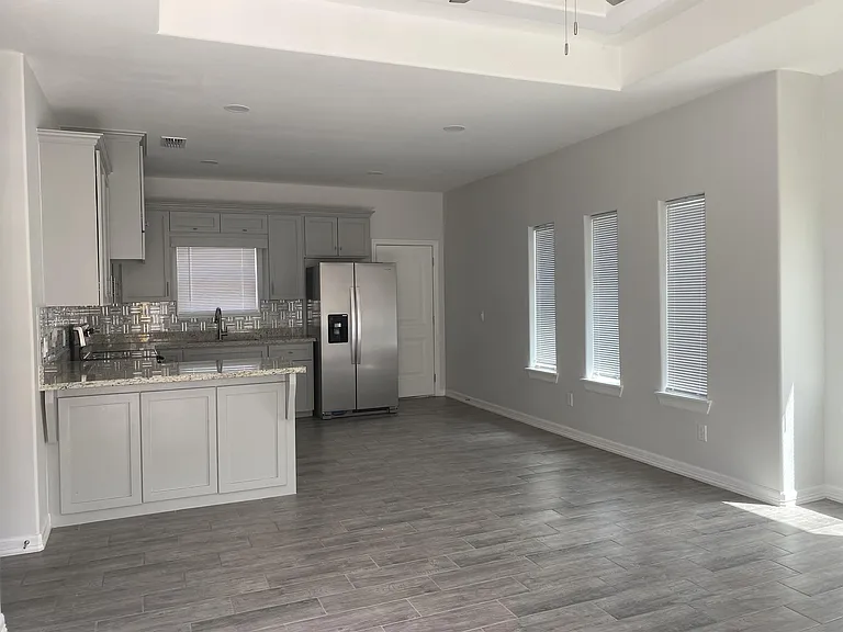 5908 Puffin Ave #4 — Photo 5