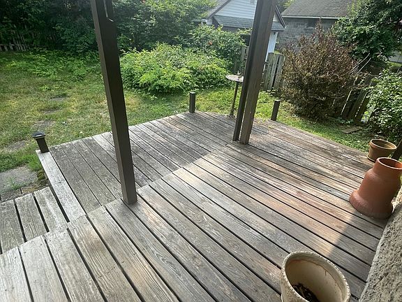 2nd image of 442 Argonne Dr