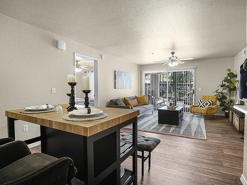 Rio Santa Fe Apartments — Photo 4