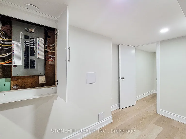 727 College Ave — Photo 45