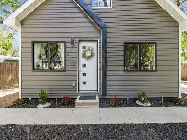 2819 Raccoon St, Des Moines, IA 50317