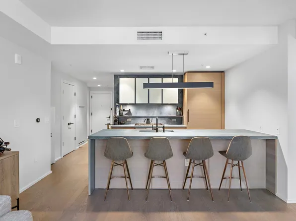 1425 Hudson Street image 9 of 23