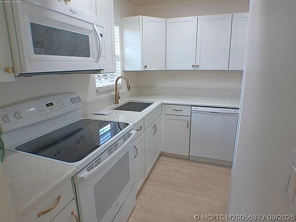 3rd image of 1979 SW Palm City Rd APT D