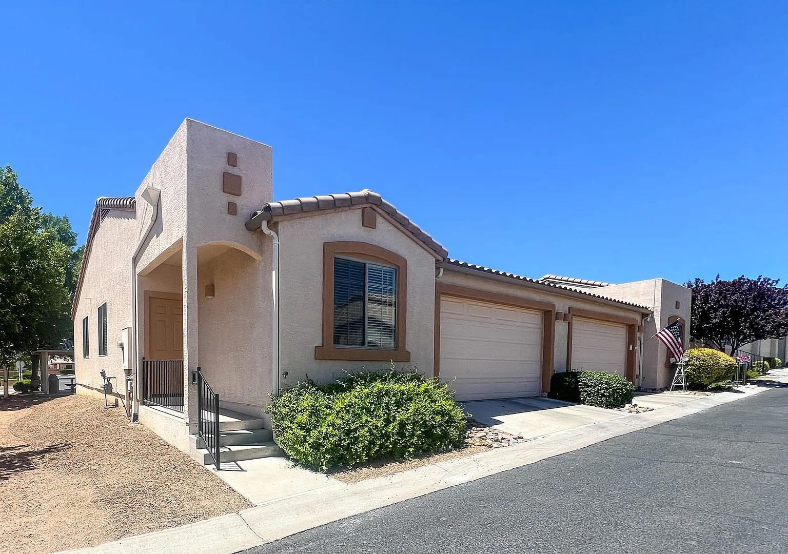 Townhome - Cottonwood - Villas On Elm — Photo 1