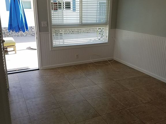 2nd image of 4478 Bond St
