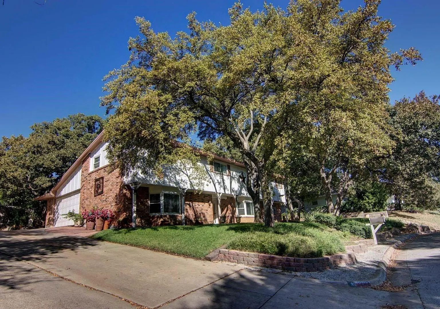 1202 Tanglewood Trail, Euless, Texas 76040 — Photo 2