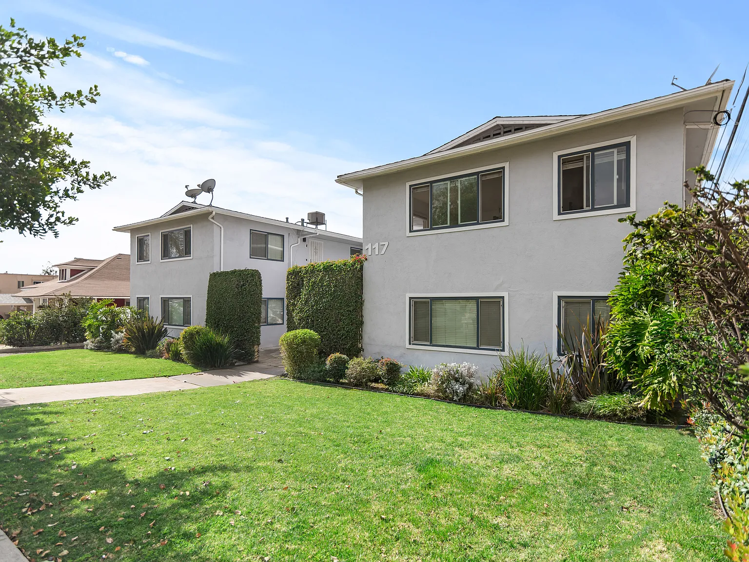 2 bed, 925 sqft, $2,400 — Photo 2