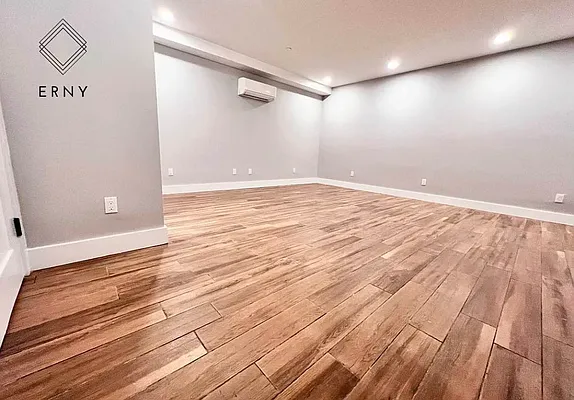 Rented by ERNY LLC | media 9