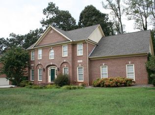 13 Riverside Dr, Oak Ridge, TN 37830