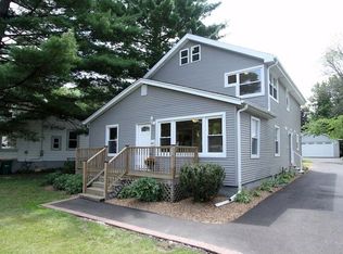 307 N River Rd, Fox River Grove, IL 60021