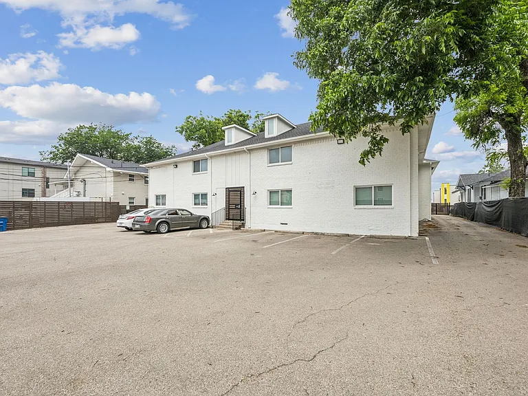 The Republic Apartments — Photo 11