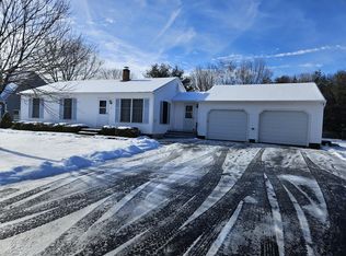 16 Coville Rd, Topsham, ME 04086