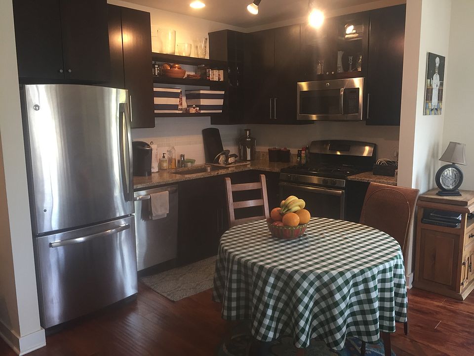 1st image of 1815 W Argyle St APT 6C