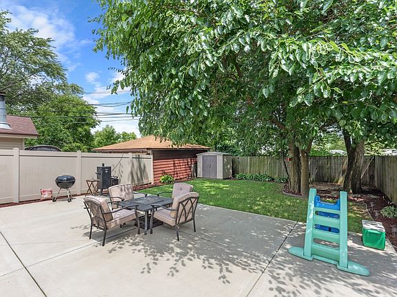 4th image of 9245 S Vanderpoel Ave
