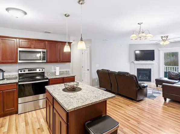 9 Gray Coach Ln Unit 911, Cranston, RI 02921