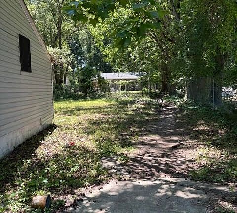 3rd image of 1602 Carrington St