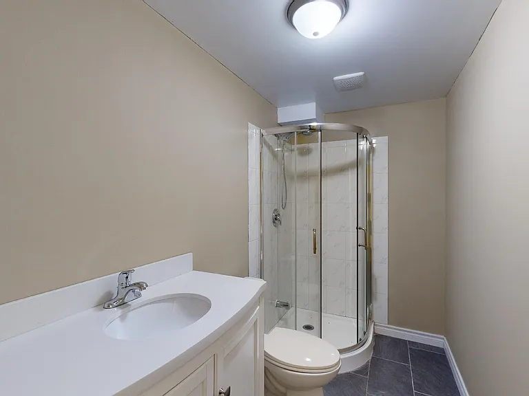 961 Blythwood Rd — Photo 18