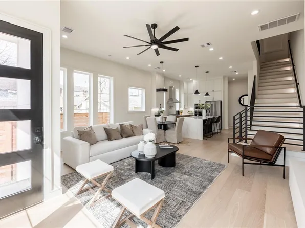 1122 E 27th St #B, Houston, TX 77009