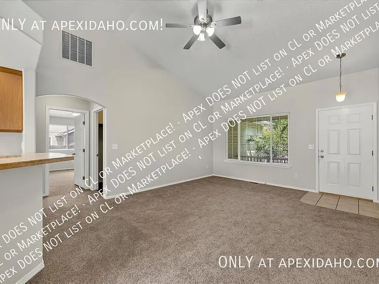 3851 N Lezana Ave — Photo 7