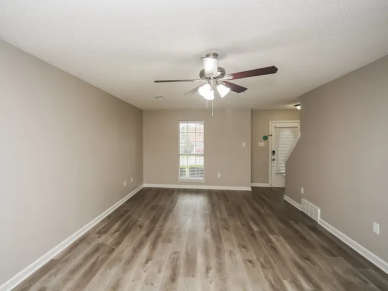 7228 Hunters Horn Dr — Photo 4