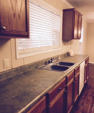 5th image of 914 Lake Gale Dr