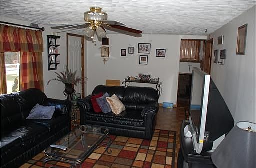 3rd image of 7 Slater Dr