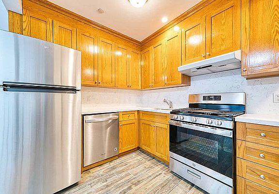 4th image of 32-81 45th St #3C