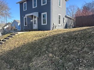 2466 Cherry St, Dubuque, IA 52001