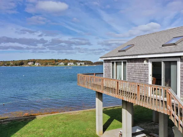 9 Massasoit Avenue, Pocasset, MA 02559