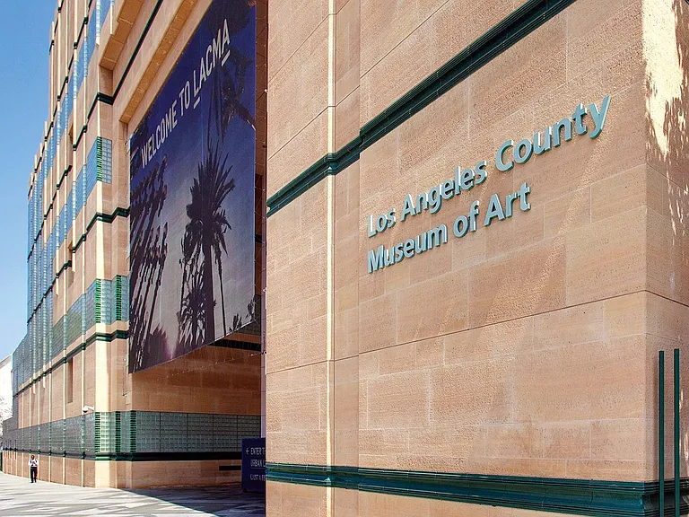 Los Angeles offers a variety of arts, including nearby museums