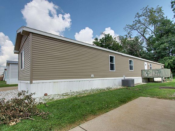 5th image of 905 Joshua St