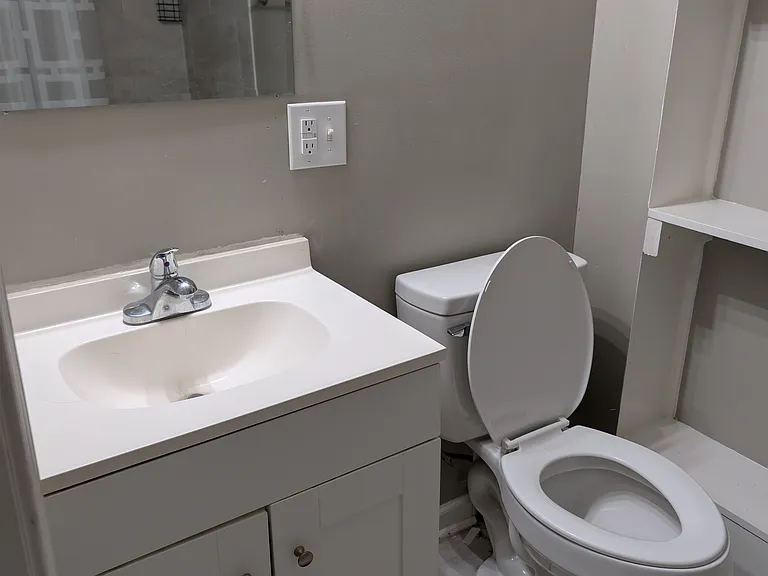 205 W Breckinridge St #1 — Photo 2