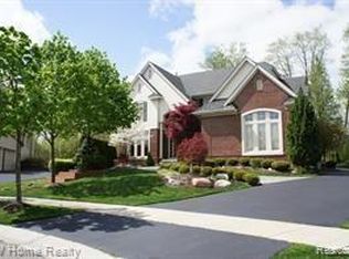 6892 Chase Ct, West Bloomfield, MI 48322