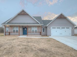 744 Caroline Dr, Carthage, MO 64836