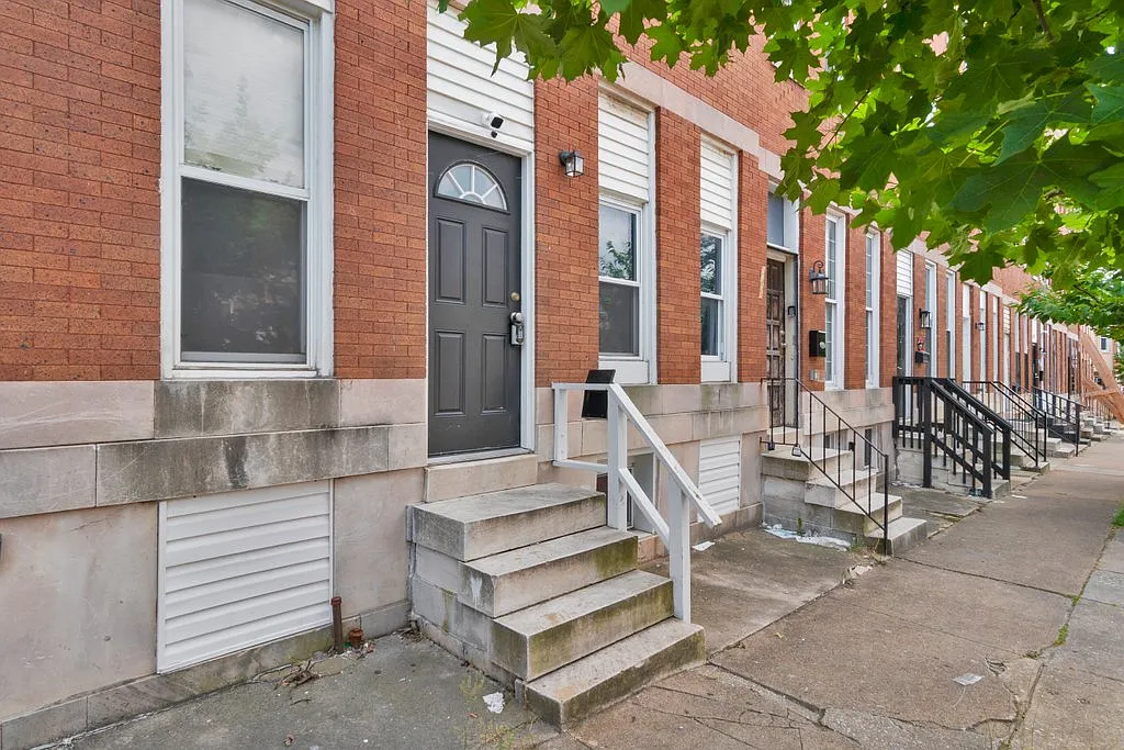 7 bed, 1400 sqft, $3,000 — Photo 2
