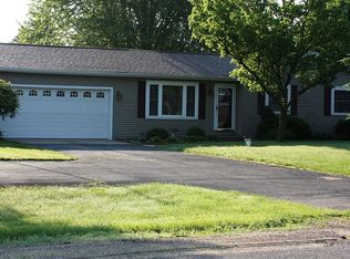 52293 Pulver Rd, Three Rivers, MI 49093