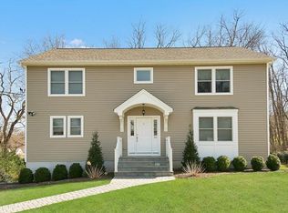 56 Broad St, Hawthorne, NY 10532