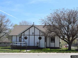 854 S 2nd St, Glenrock, WY 82637