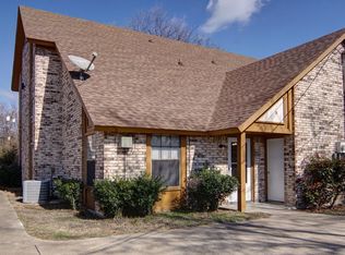 207 Center St APT D, Waxahachie, TX 75165