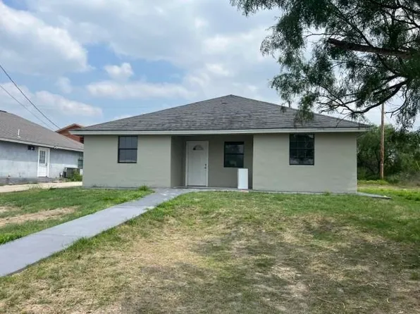 1034 Falcon Ln, Zapata, TX 78076