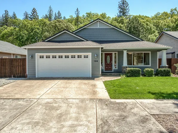 196 Glenwood Dr, Eagle Pt, OR 97524