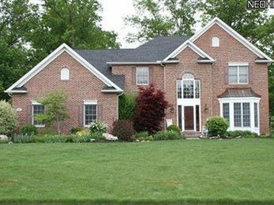 407 Crestwood Dr, Avon Lake, OH, 44012