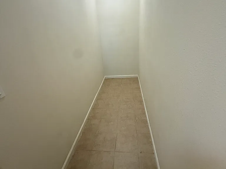 2492 Autumnvale Ave — Photo 23