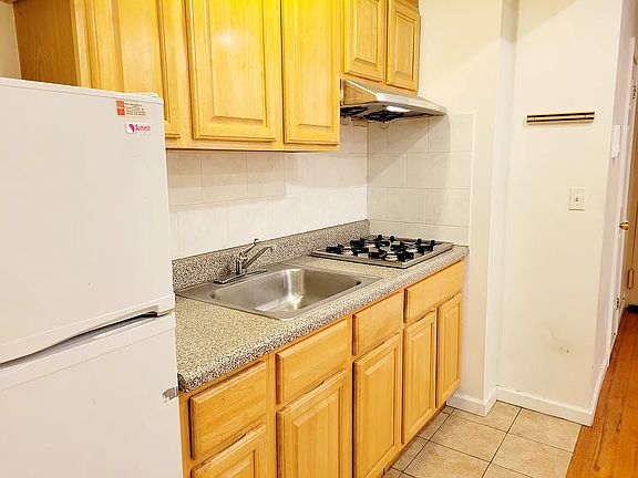 4th image of 34-20 30th Ave #3R