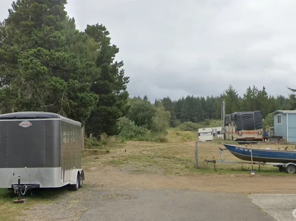 320 12th N, Long Beach, WA 98631